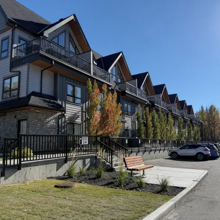 Joe’s Brand New 2 King Bedrooms Townhome in Canmore (License: Res-10681)