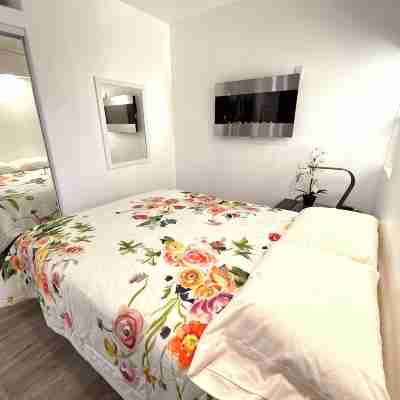 Charming Escape. 2-bedroom townhome in marvelous Las Vegas Rooms
