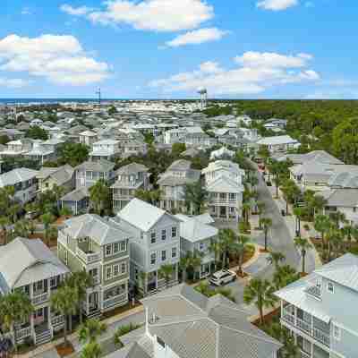 Luxury 4BR ~ 3 King Suites ~ Resort Pool & Beach Hotel Exterior