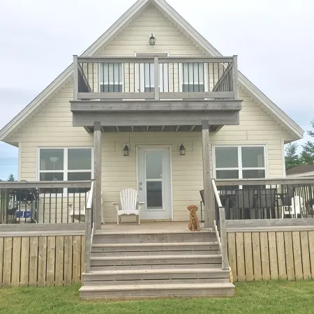 Waterfront Cottage Rental - Hardingdale Cottage