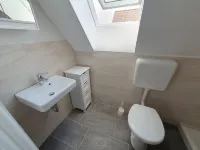 Ferienwohnung mit Kamin, Balkon, Boxspringbett, 3 Personen, See-und Waldnähe - Wifi