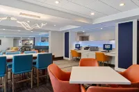 Holiday Inn Express & Suites CINCINNATI RIVERFRONT by IHG - breakfast