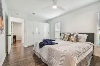 Modern 3bed, 2bath House in Wesley Chapel, with EV Charging Outlet, AC, & WiFi. - 精品
