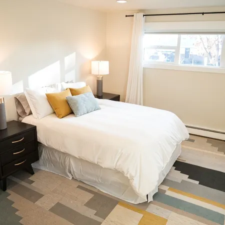 CLEAN, easy checkout. Close to downtown Bozeman, hiking, skiing, and MSU.