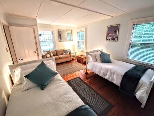 Easton's Beach House: Steps to the Beach. July 25-Aug 1 Cancellation Special! - พร้อมระเบียง