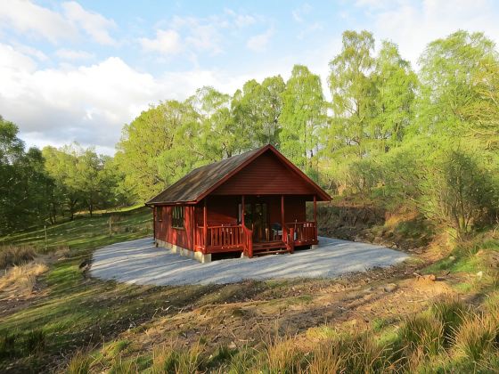 Oak Lodge Cosy Cabin With 2 Bedrooms. Open all year. 15 miles from Fort William