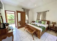 Lucy's Guesthouse