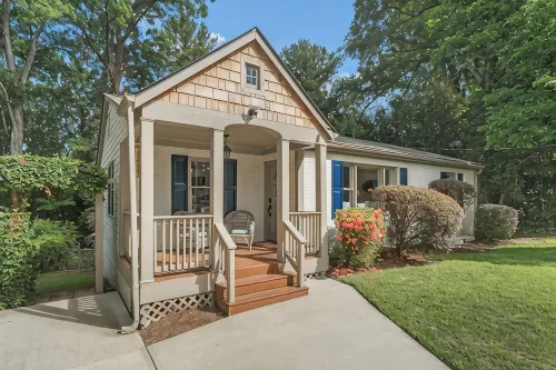 3BR Cozy Home <1 mile away from CHOA with Pets allowed and large deck - Boutique