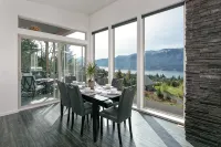 Epic Columbia River views * New Modern Home in the heart of the gorge. - Homestays