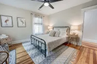 Hawthorn House Remodeled 3BR Walk to Town! - 4-Star