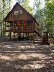 Cabin overlooking creek close to National Forrest a great place to relax - Chalets