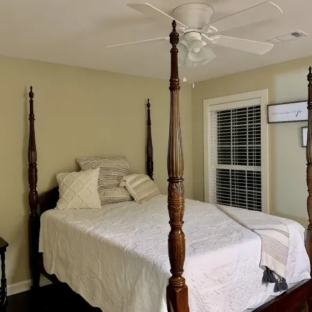 Quincy Ranch ~ Pet Friendly 3 bedroom 2 bath home