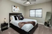 The Carmel/Bold/Massage /Chair Spacious / 3D Wall / Pool / Gym / Tanning Bed -  Ferienwohnungen