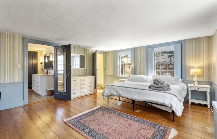 1824 Robert Manning Place • Historic Salem • Parking
