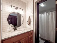 Carpenter Cottage - Renovated condo across from pond - Balkoner