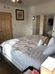 Meticulous Private House @Camarillo Heights-82" TV, Beach/Shopping - 4-Star