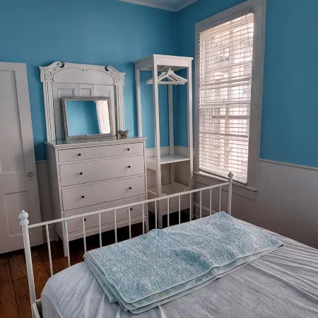 The Heart of Cape May on Historic Windsor Ave, 2 Blocks to Beach & Shopping!