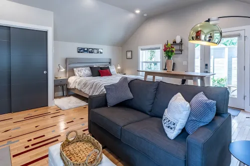 Courtside Cottage - WalkScore 93 - Dog Friendly - บูติค
