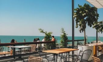 B-Black Hotel Chonburi