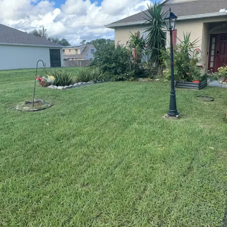 Charming 2-bedroom house with WiFi and AC in Palm Bay