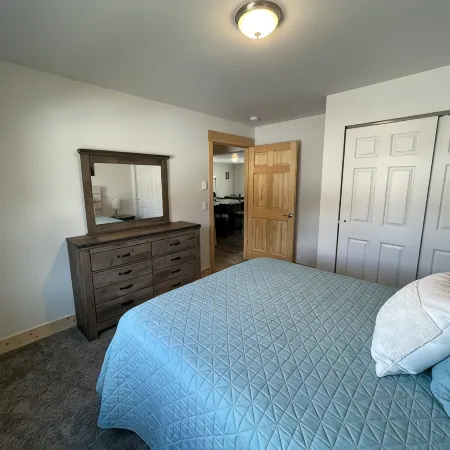 Yellowstone Retreat Rentals UD: two blocks from Yellowstone!
