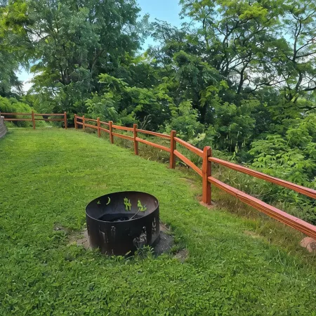 Newly remodeled, multifunctional, secluded retreat w/ views of Mississippi River