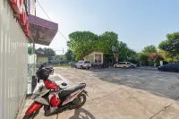 RedDoorz near Goa Sunyaragi - Bintang 2