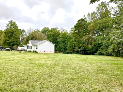Pet Friendly Home 2 minutes from Lake Norman State Park 3BR/2BA - 부티크