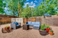 5 Bedroom House with Crib - Walk to Downtown Littleton! - Wifi