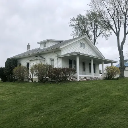 Newly Renovated Farmhouse Finger Lakes