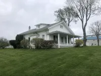 Newly Renovated Farmhouse Finger Lakes - 3-Star