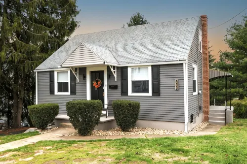 Christmas City Cottage - Homestays
