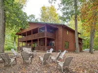 Private Lake Front Home With Pontoon Rental Available On Property - Balcony