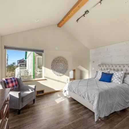 Beautiful Family Home, Less than one Block to the Beach