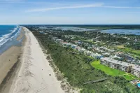 Relax Beachside in our private neighborhood with all the comforts you need! - Wi-Fi