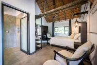 Sunbirds Oasis Lodge - Kylpyammeita
