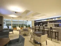 Hotel bh Bicentenario Отели рядом с достопримечательностью «Музей колониального искусства в Боготе»