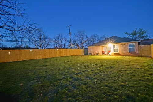 4 Bedroom-2 King Beds GREAT location, minutes to AT&T Stadium and DFW Airport! - 3-Star