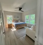 2024 Luxury Lakefront Escape I Dock/Fire Pit I Sunsets I Magician Lk I Sleeps 14 - 4 星級