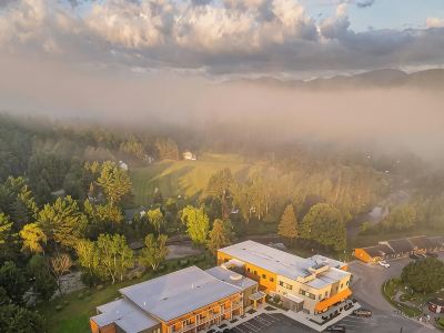 Sun & Ski Inn and Suites
