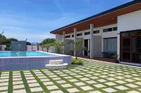 Villa Mercedes Private Resort - Pool