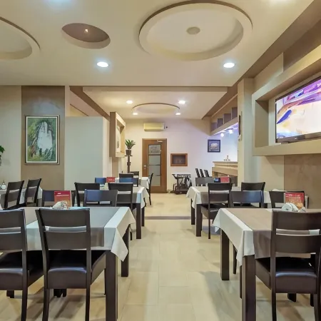 Hotel Holiday
