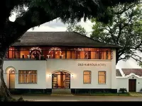 Old Harbour Hotel
