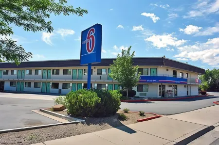 Motel 6-Reno, NV - Livestock Events Center Отели рядом с достопримечательностью «Reno Events Center»