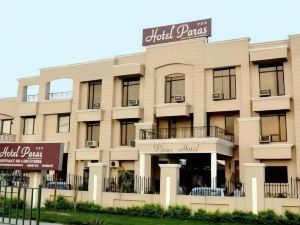 Hotel Paras