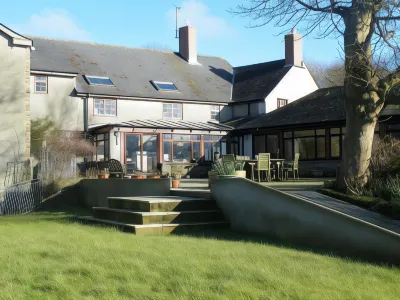 Burton Farmhouse Hotels near South Devon Railway - (Staverton,Station)