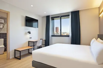 Hotel Brick Barcelona Hôtels à proximité de : Stade olympique Lluís Companys