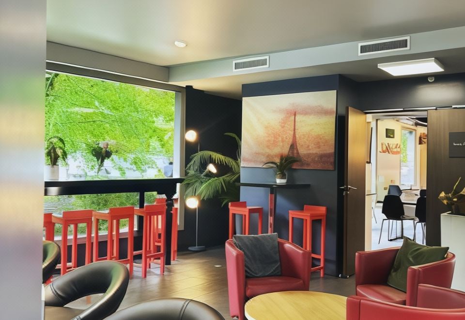 3. 스탠딩 호텔 스..