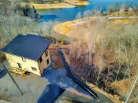 Smoky Lake Retreat 3 Bedroom Cabin by Redawning Hotels in Dandridge
