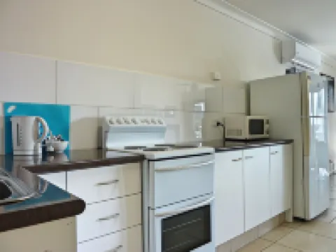 Jadran Motel & El Jays Holiday Lodge Hotels in Labrador